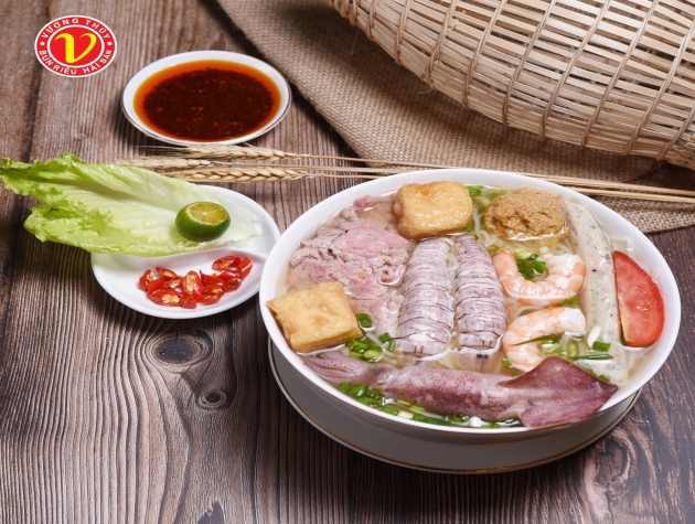 Bún riêu hải sản Vương Thủy - món ngon không thể bỏ qua